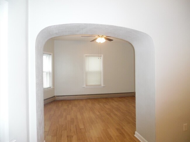 1226 N Main St in Fall River, MA - Building Photo - Building Photo