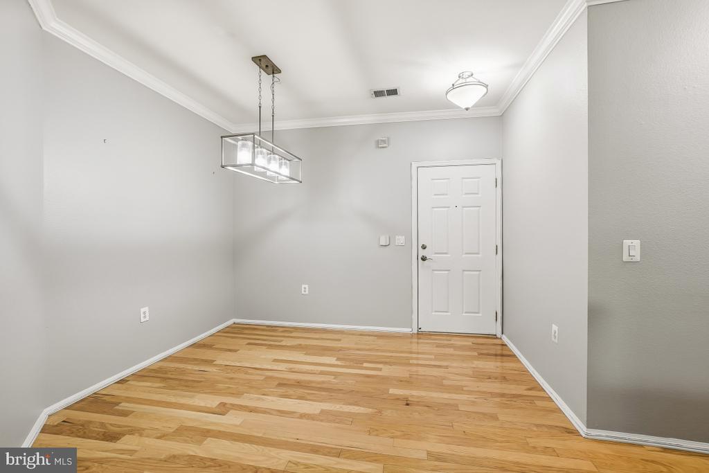 11800 Old Georgetown Rd in Rockville, MD - Building Photo