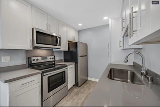 2025 California St, Unit 8 in Mountain View, CA - Building Photo - Building Photo