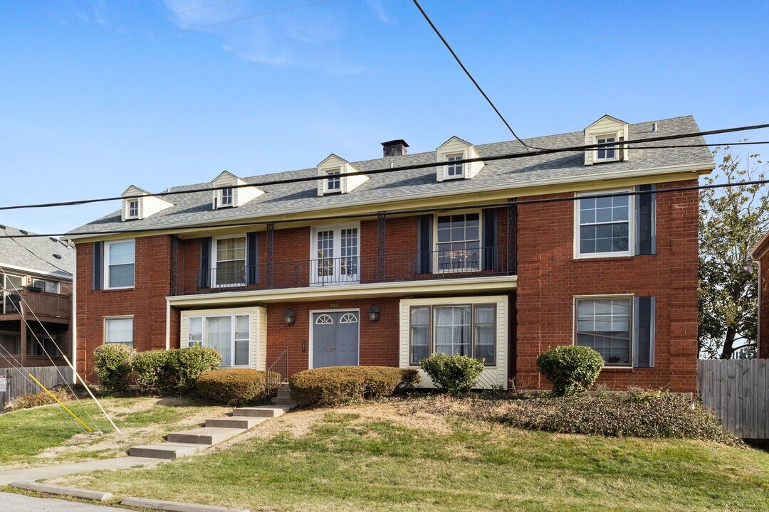 3303 Leith Ln in Louisville, KY - Building Photo