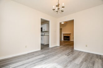 10919 Rustling Winds Dr in Houston, TX - Building Photo - Building Photo