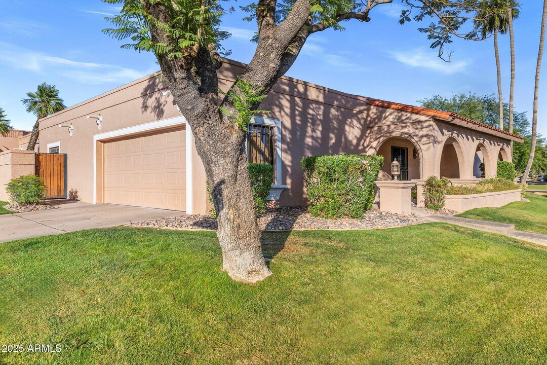 7673 N Vía De Platina in Scottsdale, AZ - Foto de edificio
