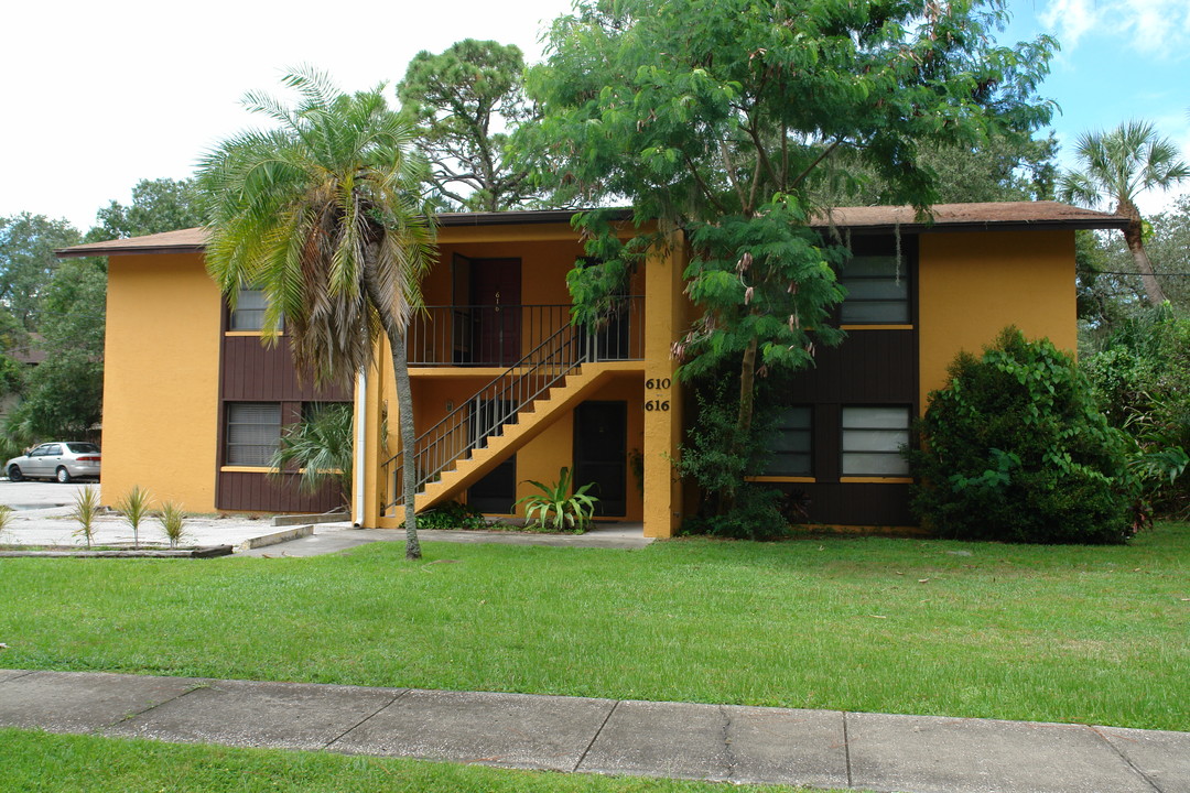 610 Madison Ct in Sarasota, FL - Foto de edificio