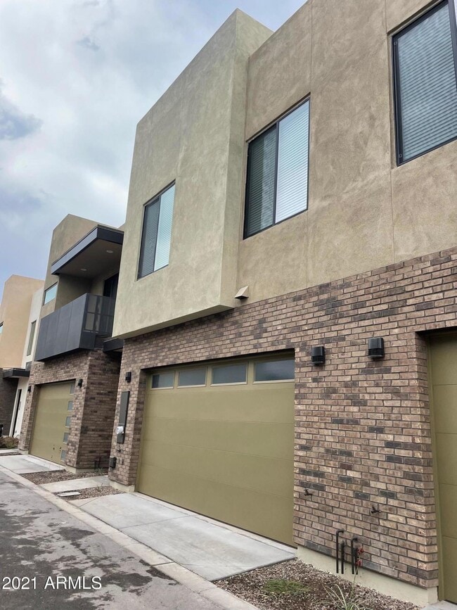 property at 901 S Smith Rd