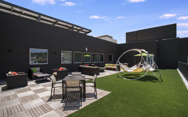 Metro Mission Valley in San Diego, CA - Building Photo - Building Photo