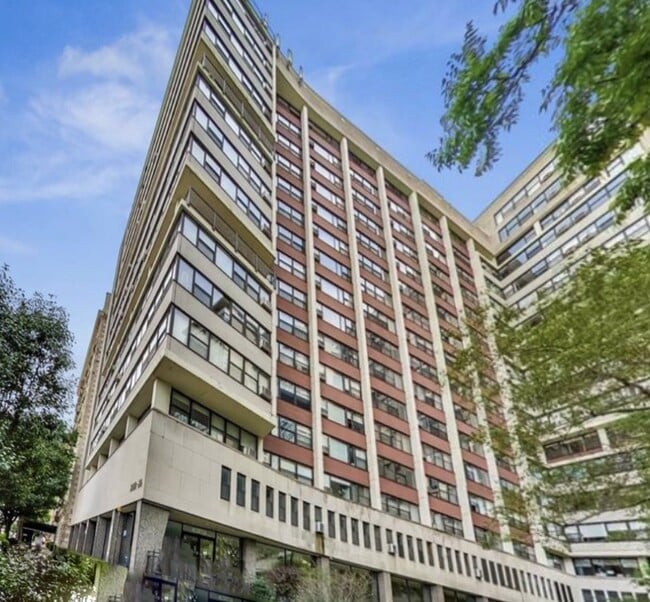 property at 3410 N Lake Shore Dr