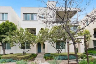 341 Magnet in Irvine, CA - Building Photo