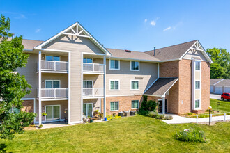 Linden West in Indianola, IA - Foto de edificio - Building Photo