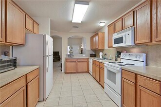 Available Aug 2026!! Great 3/3 Close to Everything!! in College Station, TX - Building Photo - Building Photo