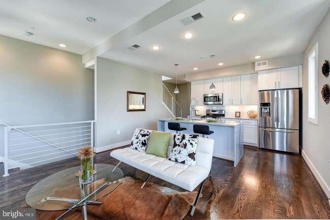 property at 1200 Staples St NE