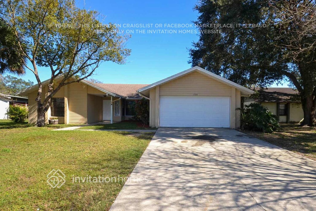 1726 Lk Crst Ave in Brandon, FL - Building Photo