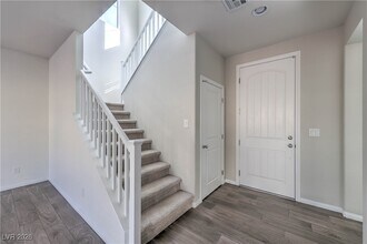 10260 Bark Pine Ct in Las Vegas, NV - Building Photo - Building Photo