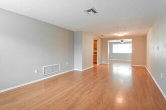 5633 Mirada Dr in Holiday, FL - Building Photo - Building Photo