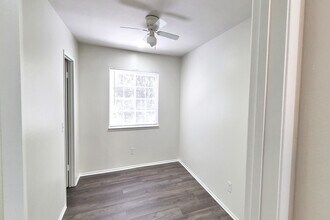 10000 Hanna Ave in Chatsworth, CA - Building Photo - Building Photo