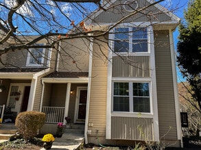 29 Stone Creek Ln in Briarcliff Manor, NY - Building Photo - Building Photo