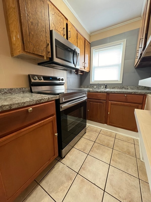 47 Mulberry St in Fall River, MA - Building Photo - Building Photo