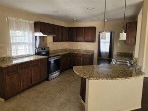 110 La Fawn Cir in Garland, TX - Building Photo - Building Photo