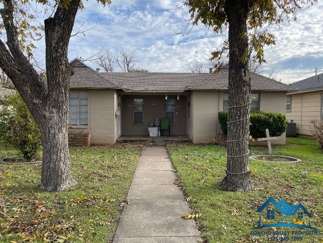 property at 2431 San Antonio St