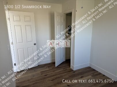 1800 Shamrock Wy in Bakersfield, CA - Building Photo - Building Photo