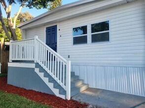 608 River Village Dr in Tarpon Springs, FL - Building Photo - Building Photo