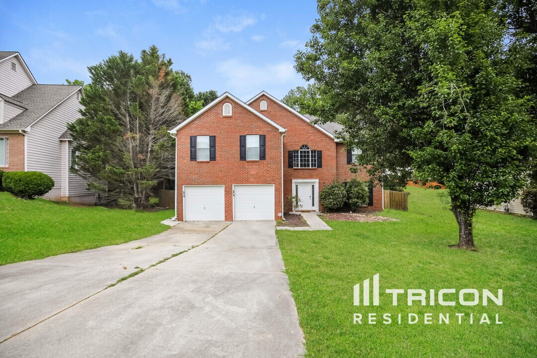 12242 Molly Sue Ln in Fayetteville, GA - Building Photo