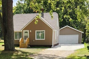 2855 Mann Rd in Waterford Township, MI - Building Photo