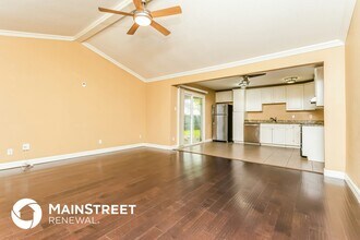 7418 Emory Oak Ln in Dallas, TX - Foto de edificio - Building Photo