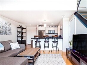 1 Earhart St in Cambridge, MA - Building Photo - Building Photo