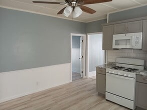 599 Cottage St in New Bedford, MA - Building Photo - Building Photo