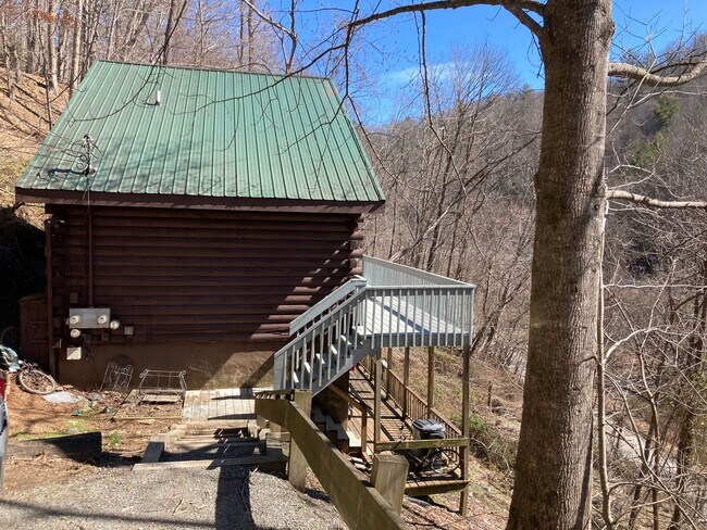 182 Alpine Acres Rd-Unit -182 Alpine Acres Road - Lower in Vilas, NC - Building Photo - Building Photo