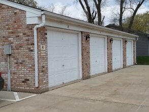 Wedgewood Manor Active Senior Living in Montgomery, IL - Building Photo - Building Photo