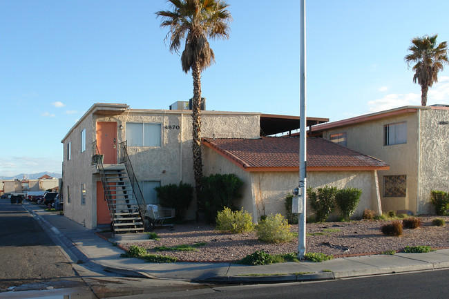 4870 W Twain Ave in Las Vegas, NV - Building Photo - Building Photo