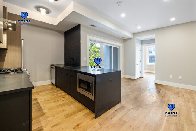 66 Lubec St, Unit 4 in Boston, MA - Foto de edificio - Building Photo