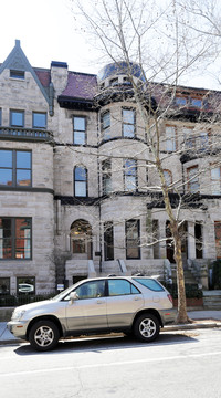 1702 Q St NW in Washington, DC - Foto de edificio - Building Photo