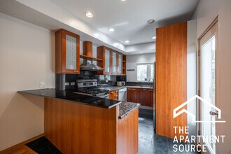 1049 N Winchester Ave in Chicago, IL - Building Photo - Building Photo