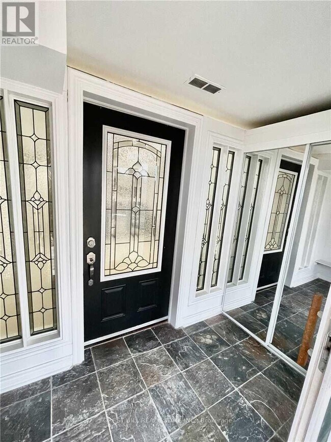 432 Sydor Ct in Newmarket, ON - Building Photo - Building Photo