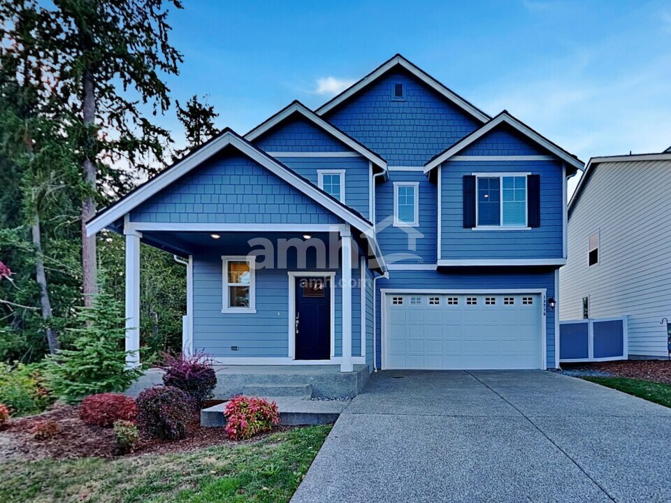 13716 106th Ave E in South Hill, WA - Building Photo