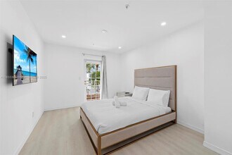 1415 Sunset Harbour Dr in Miami Beach, FL - Building Photo - Building Photo