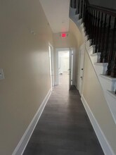 212 East Ave in Elyria, OH - Foto de edificio - Building Photo