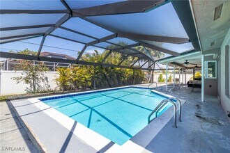 227 SE 45th Terrace in Cape Coral, FL - Foto de edificio - Building Photo