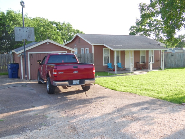 property at 118 Robinson Rd