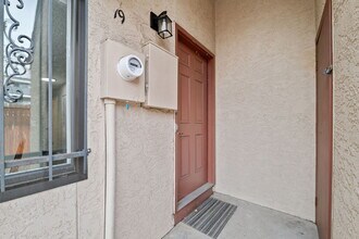 1060 S Parker Rd in Denver, CO - Building Photo - Building Photo