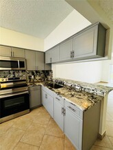 16670 Hemingway Dr in Weston, FL - Building Photo - Building Photo