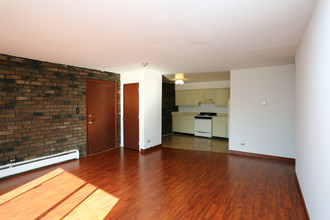 Main Park Apartments in West Chicago, IL - Building Photo - Interior Photo