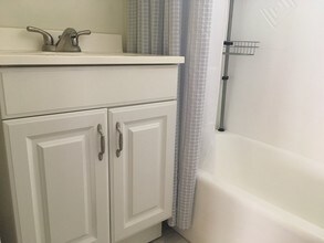 1318 N Martel Ave, Unit 6 in Los Angeles, CA - Building Photo - Building Photo
