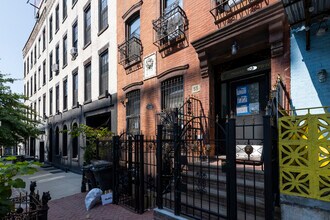 55 S 5th St in Brooklyn, NY - Foto de edificio - Building Photo