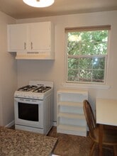 684 B St in Martinez, CA - Building Photo - Building Photo