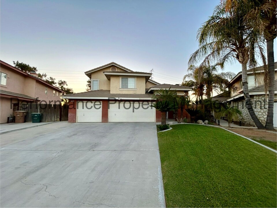 4103 Crescent Rock Ln in Bakersfield, CA - Building Photo