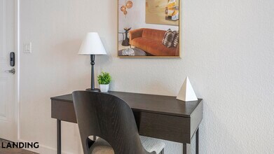 4000 N Albion St, Unit B303 in Denver, CO - Building Photo - Building Photo