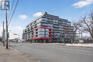 2 Manderley Dr in Toronto, ON - Building Photo